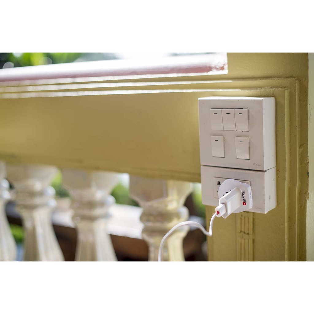 Skross Reisadapter Wereld naar Type-F (CEE 7/7) met Aarding - SKR1500211E
